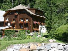 Haus Mosbach im Sommer